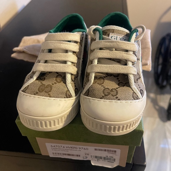 Toddler Gucci Sneakers - Picture 4 of 6